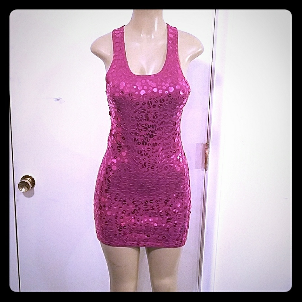 PINK MAGENTA SEQUIN MINI 21H&M MANDEES STYLE